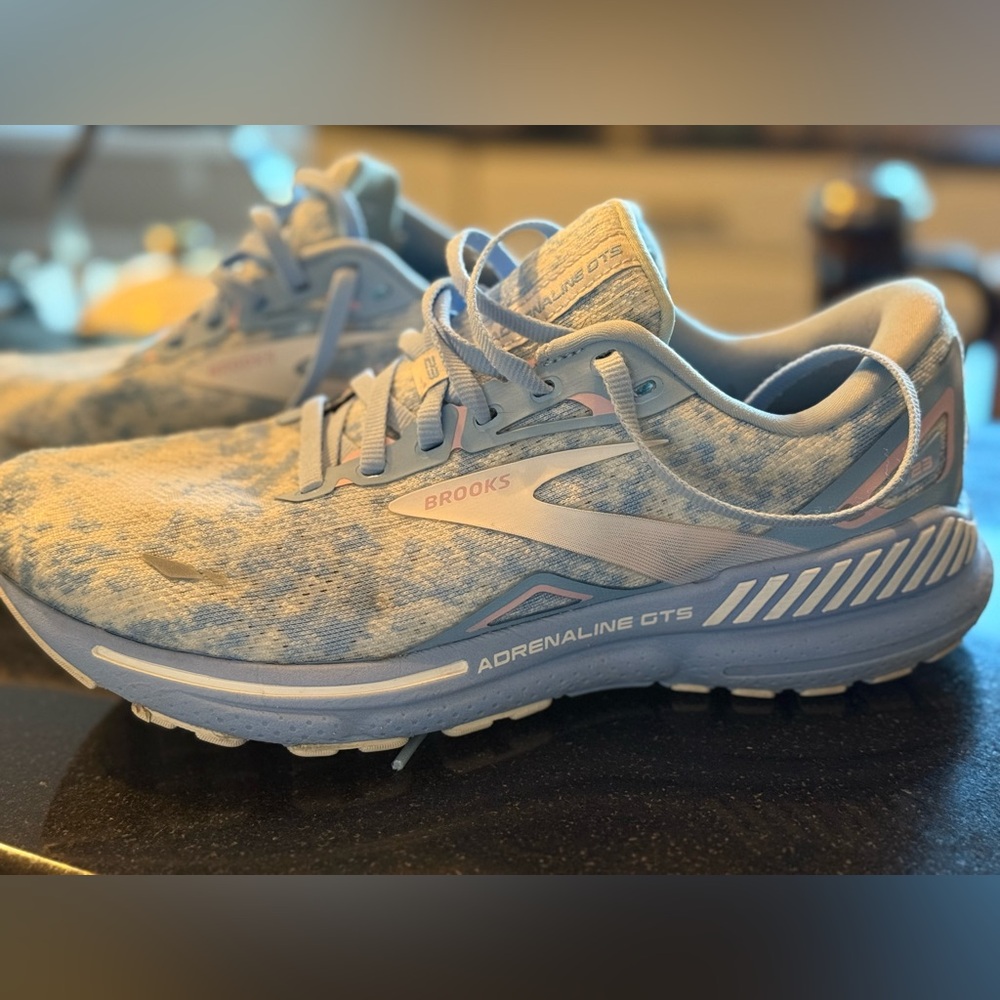 Brooks Women's Adrenaline GTS 23 Running Shoes - Blue sz 9